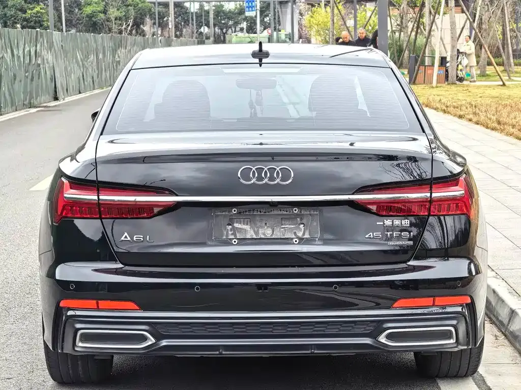 Audi A6L — фото 9