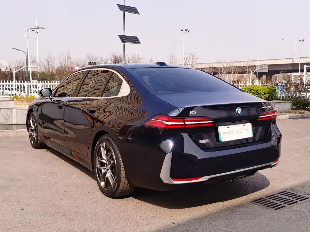 BMW i5 — фото 7