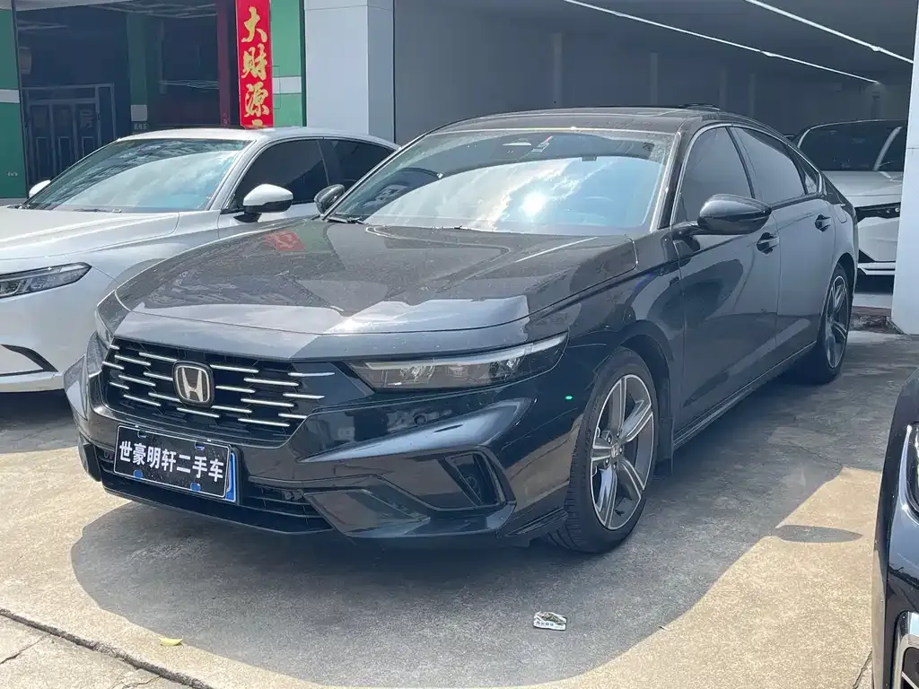 Honda Accord — фото 1