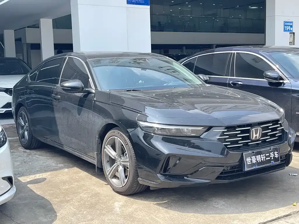 Honda Accord — фото 6