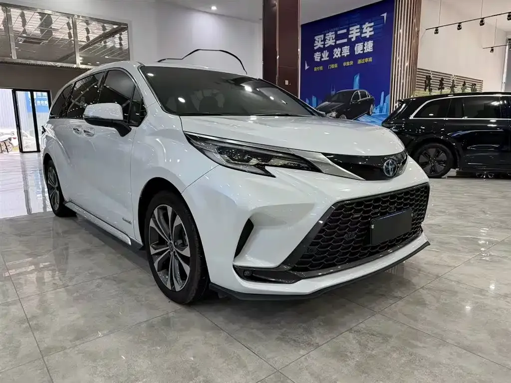 Toyota Granvia — фото 10