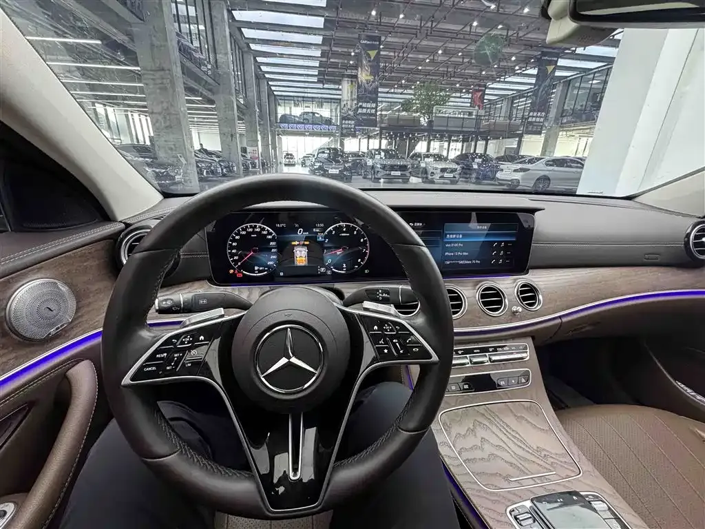 Mercedes-Benz E-Class — фото 10