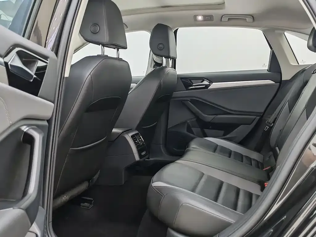 Volkswagen Sagitar 2022 из CN, фото 4