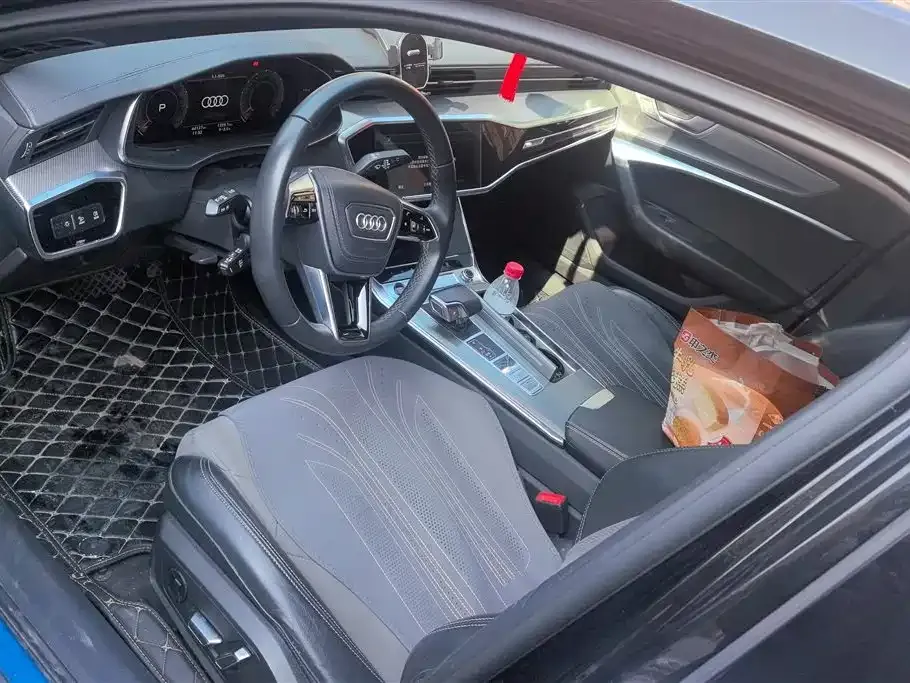 Audi A6L 2023 из CN, фото 2