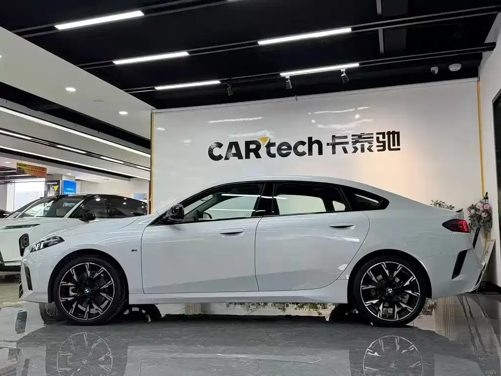 BMW 2 Series 2025 из CN, фото 3