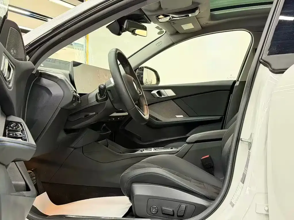 BMW 2 Series 2025 из CN, фото 7