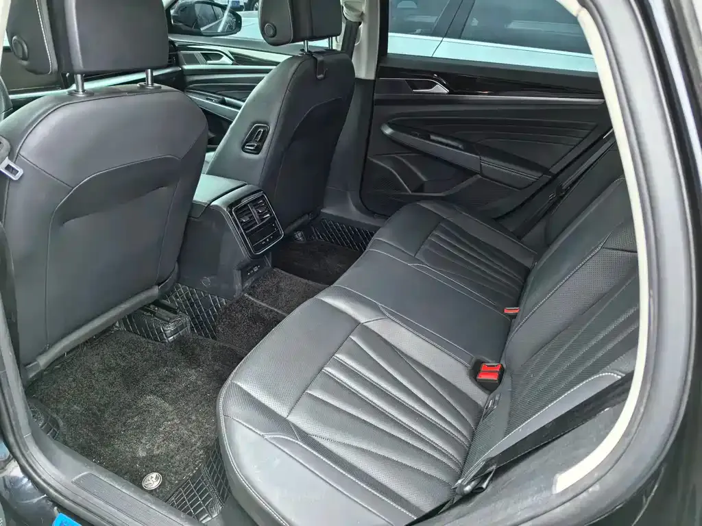 Volkswagen Passat — фото 3
