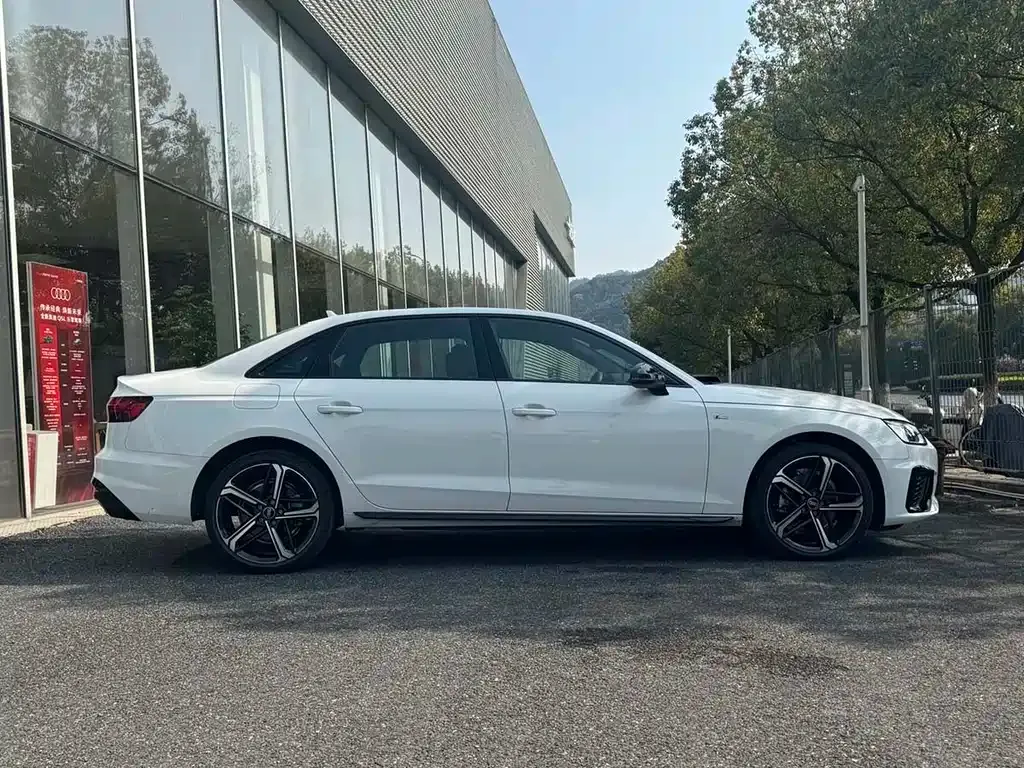 Audi A4L 2025 из CN, фото 10