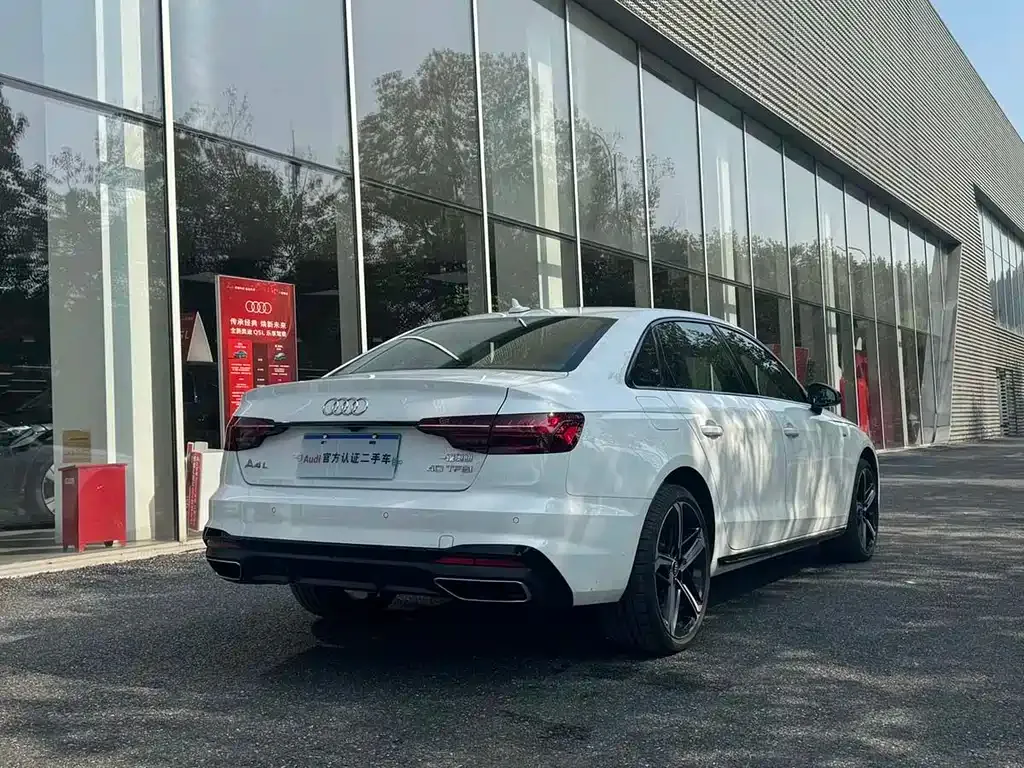 Audi A4L 2025 из CN, фото 3