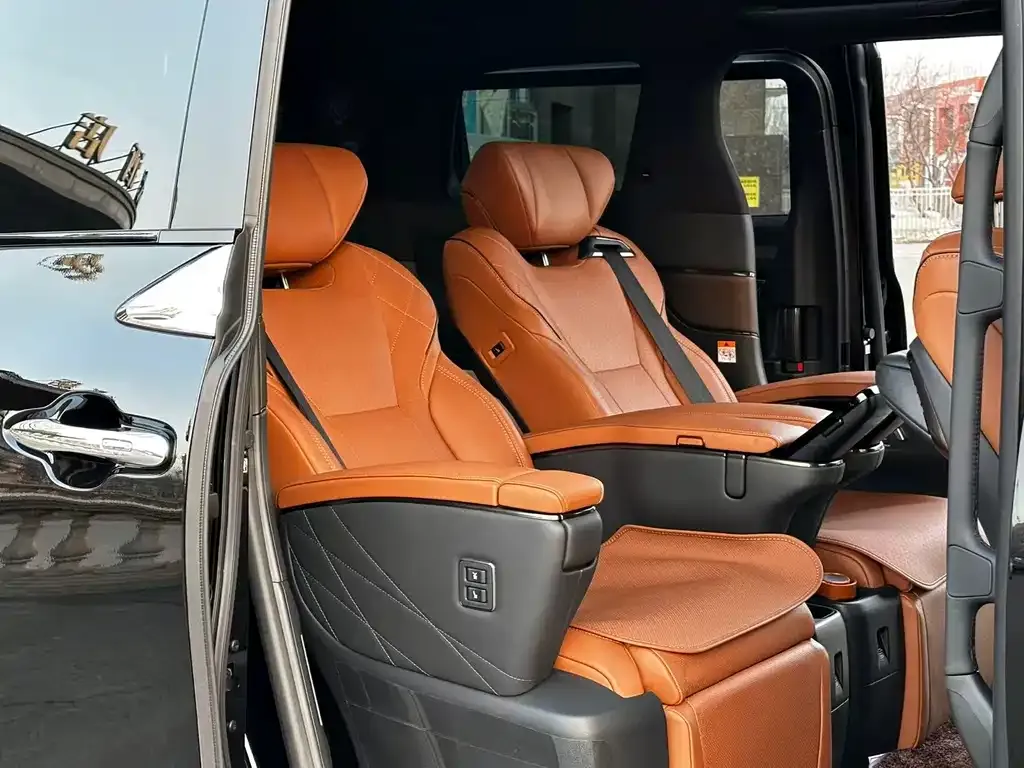 Toyota Alphard 2026 из CN, фото 4