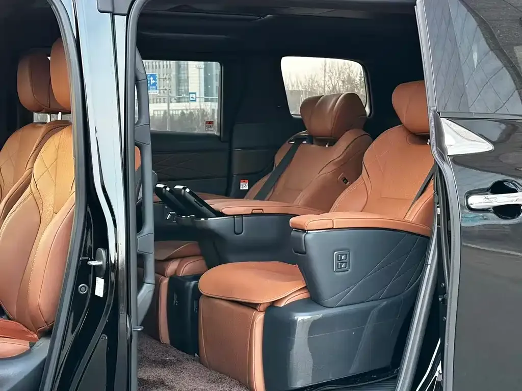 Toyota Alphard 2026 из CN, фото 2