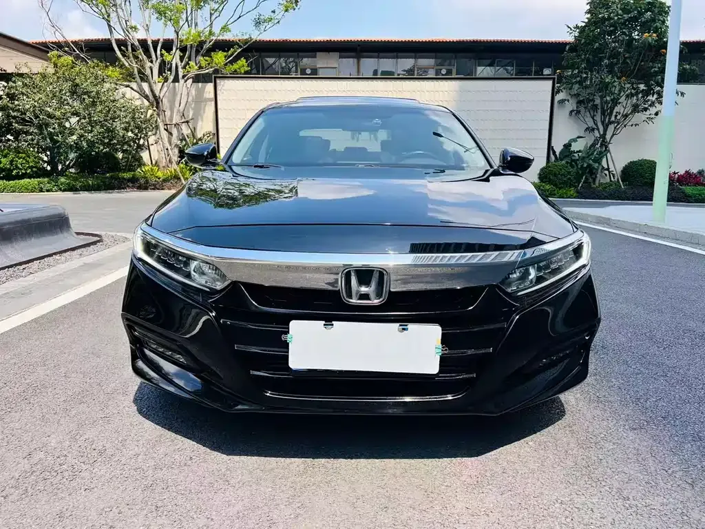 Honda Accord — фото 8