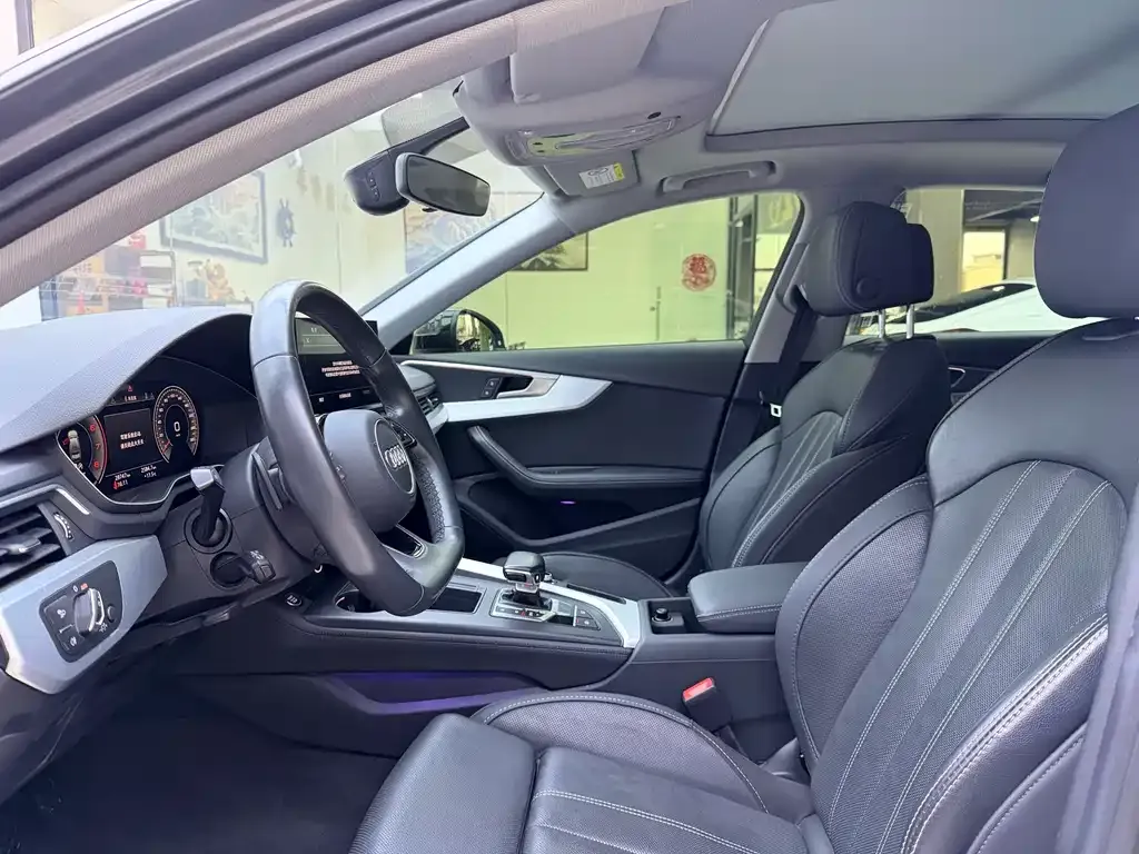 Audi A4L 2022 из CN, фото 8