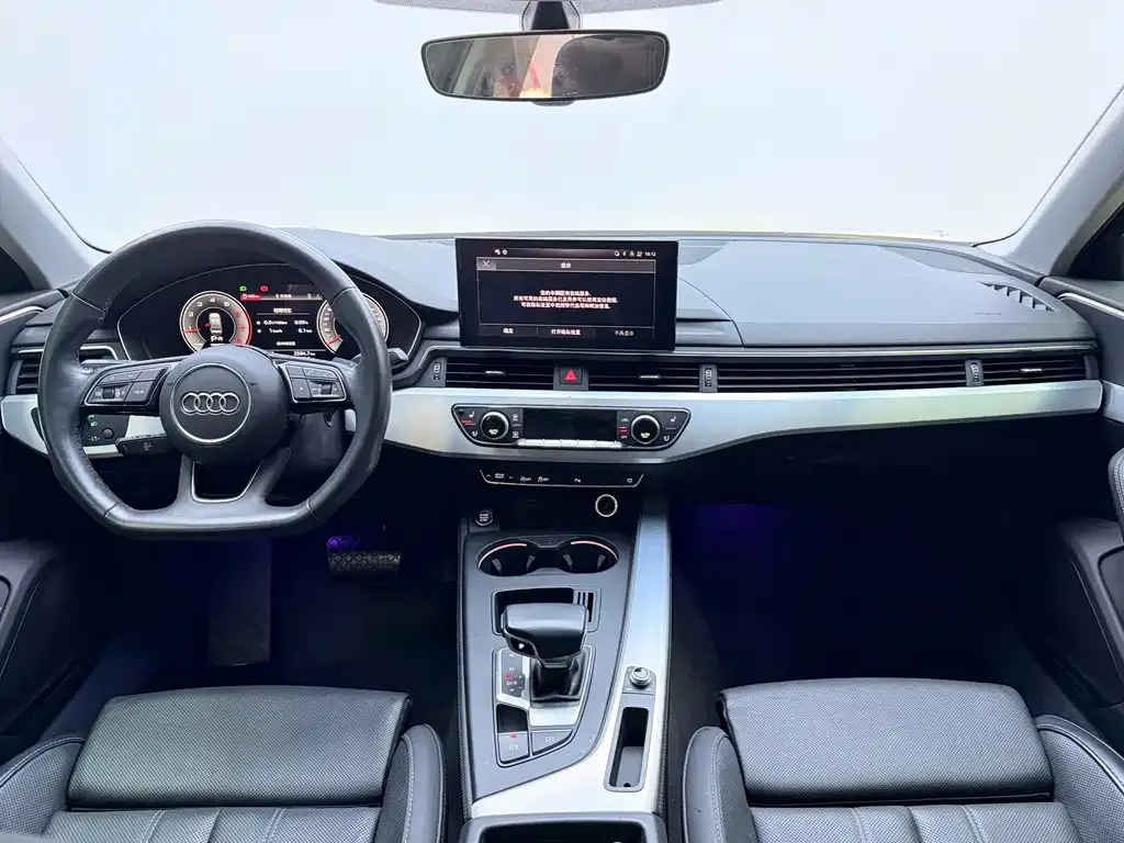 Audi A4L 2022 из CN, фото 2
