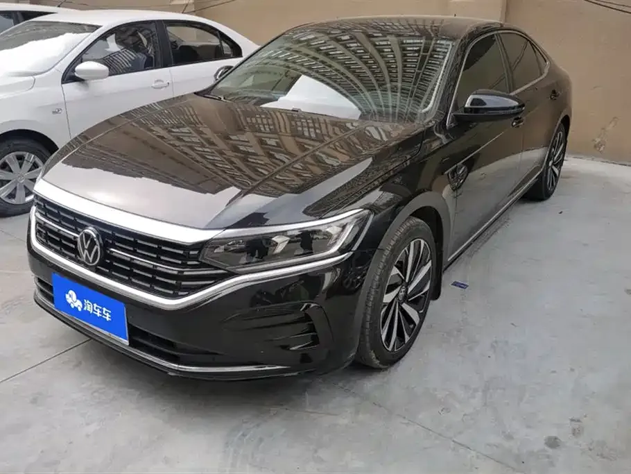 Volkswagen Passat — фото 1