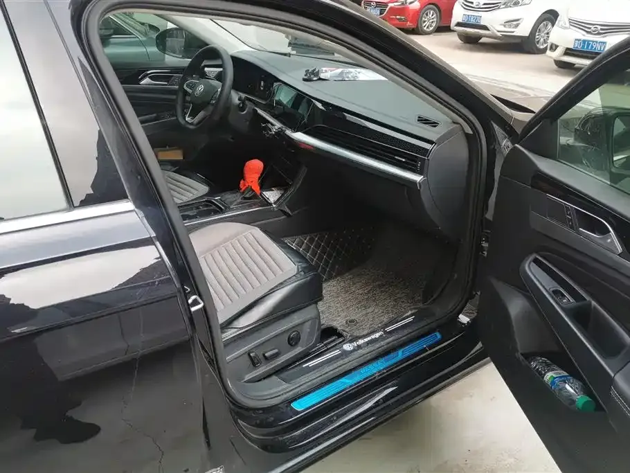Volkswagen Passat — фото 8