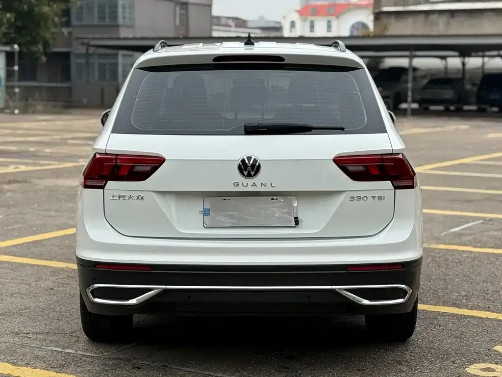 Volkswagen Tiguan L — фото 9