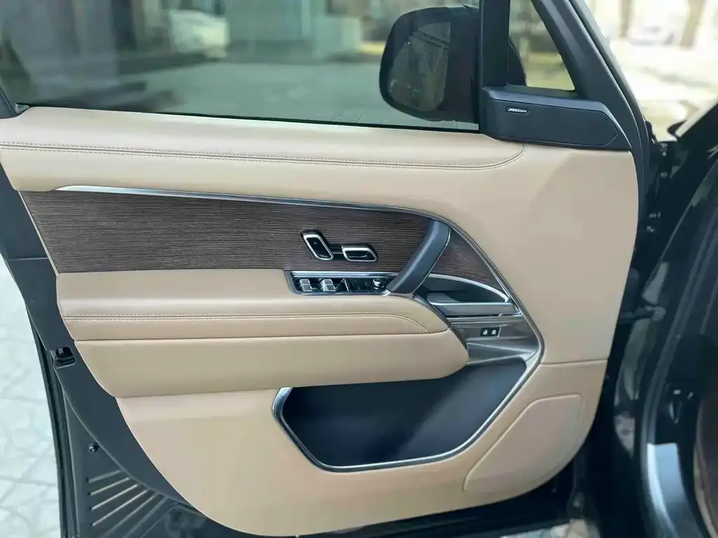 Land Rover Range Rover 2023 из CN, фото 2