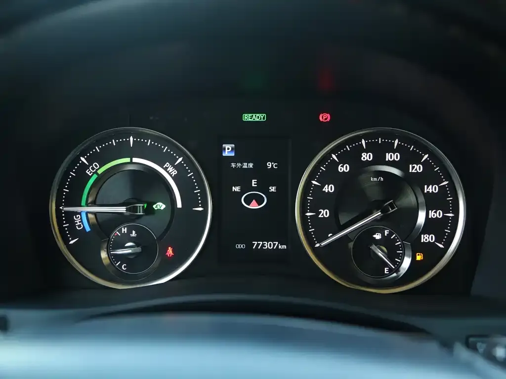 Toyota Alphard — фото 6