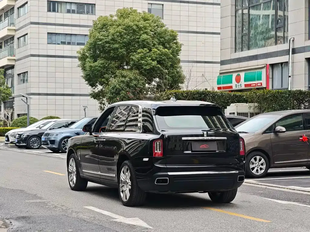 Rolls-Royce Cullinan 2022 из CN, фото 9