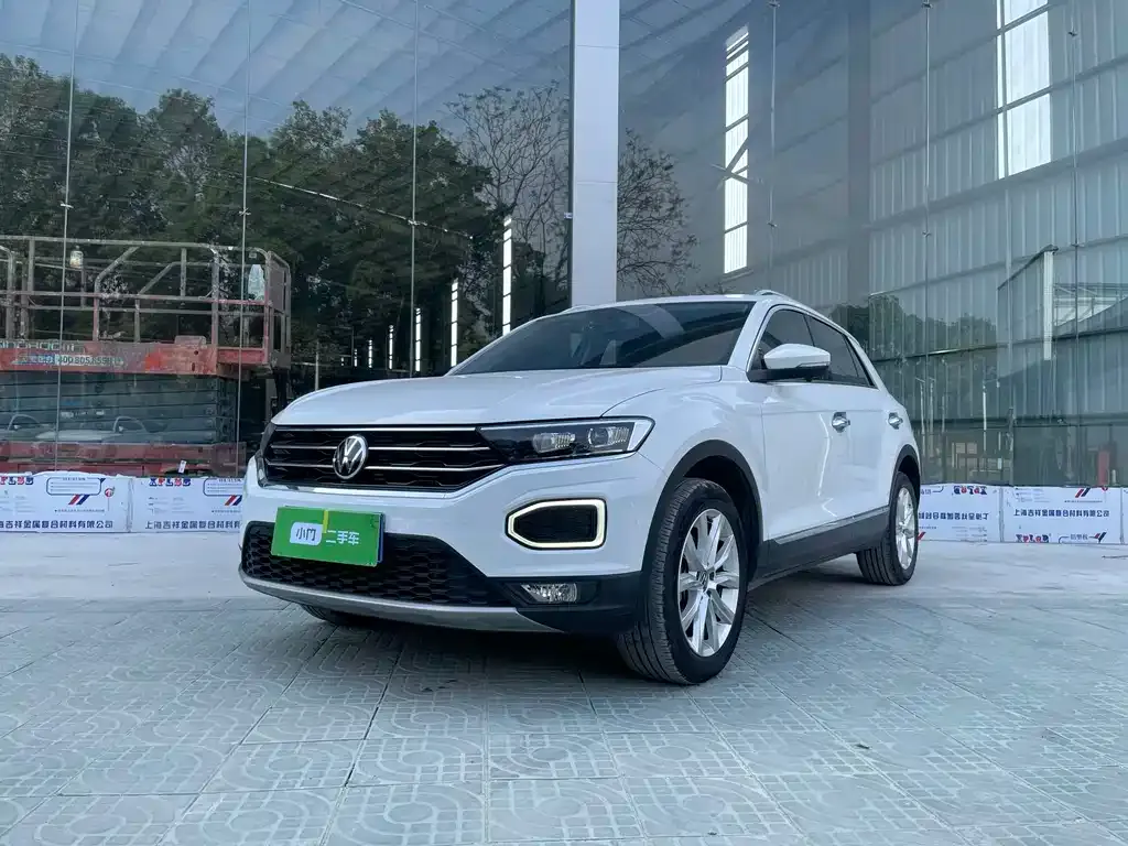 Volkswagen T-Roc — фото 1