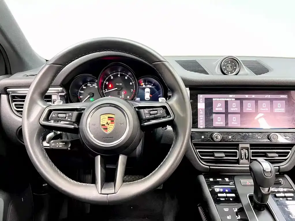 Porsche Macan — фото 9