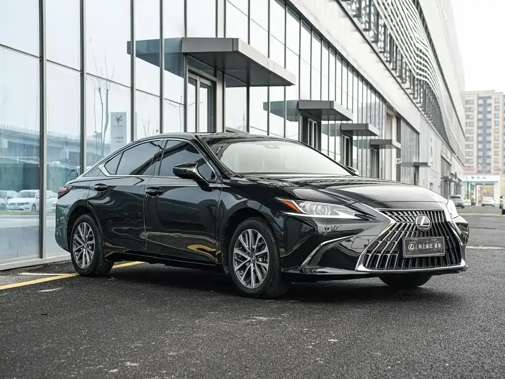 Lexus ES — фото 10