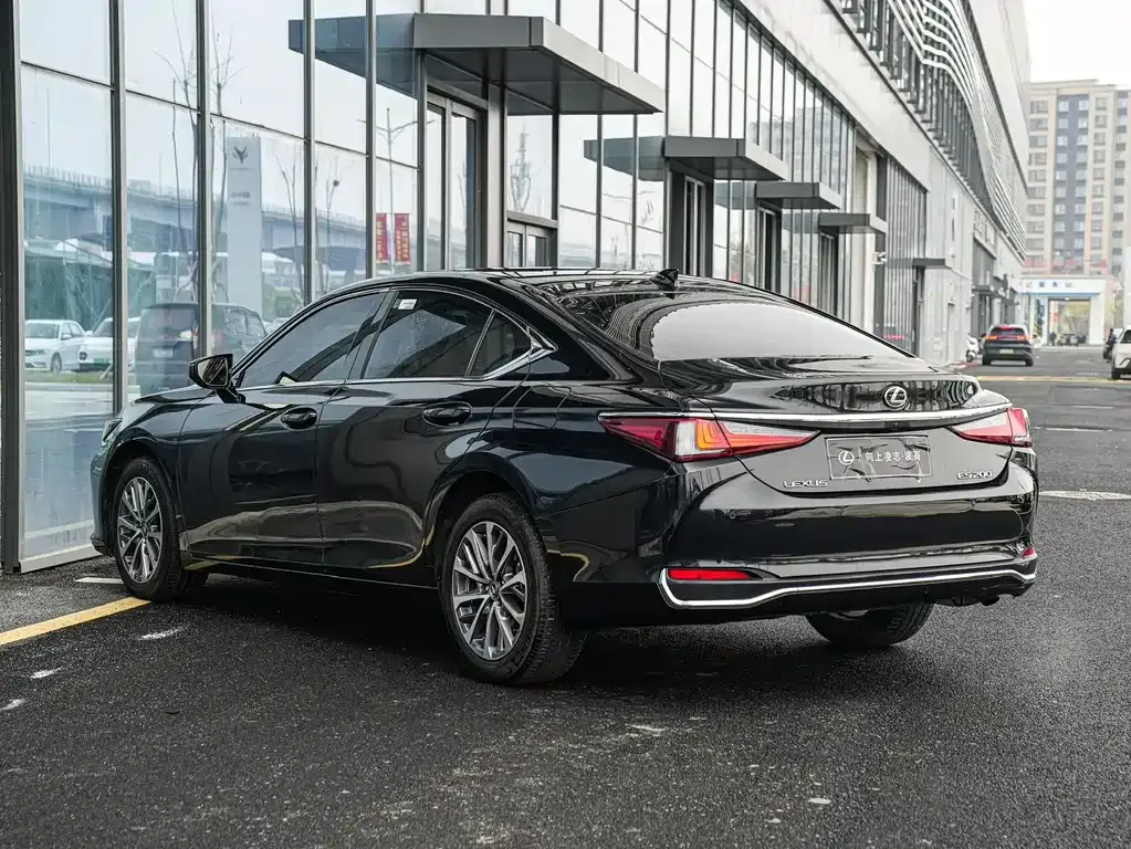 Lexus ES — фото 9