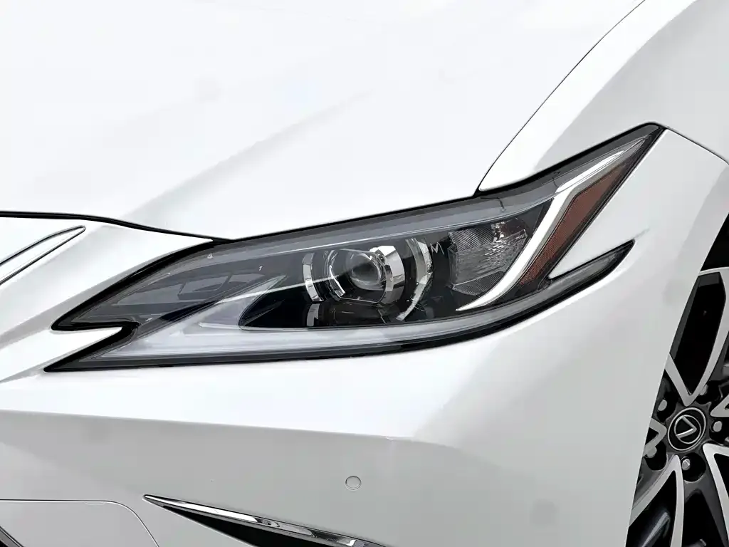Lexus ES — фото 8