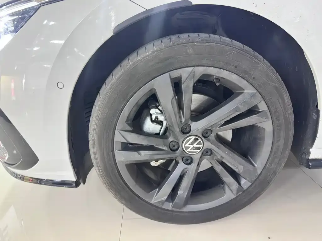 Volkswagen Golf 2021 из CN, фото 4