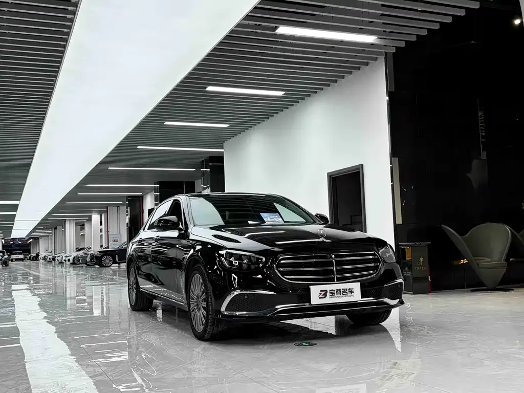 Mercedes-Benz E-Class — фото 10