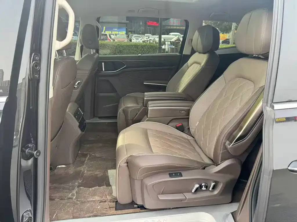 Volkswagen Viloran 2023 из CN, фото 10