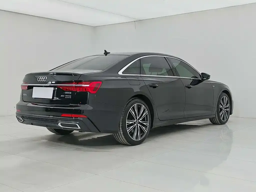 Audi A6L — фото 2