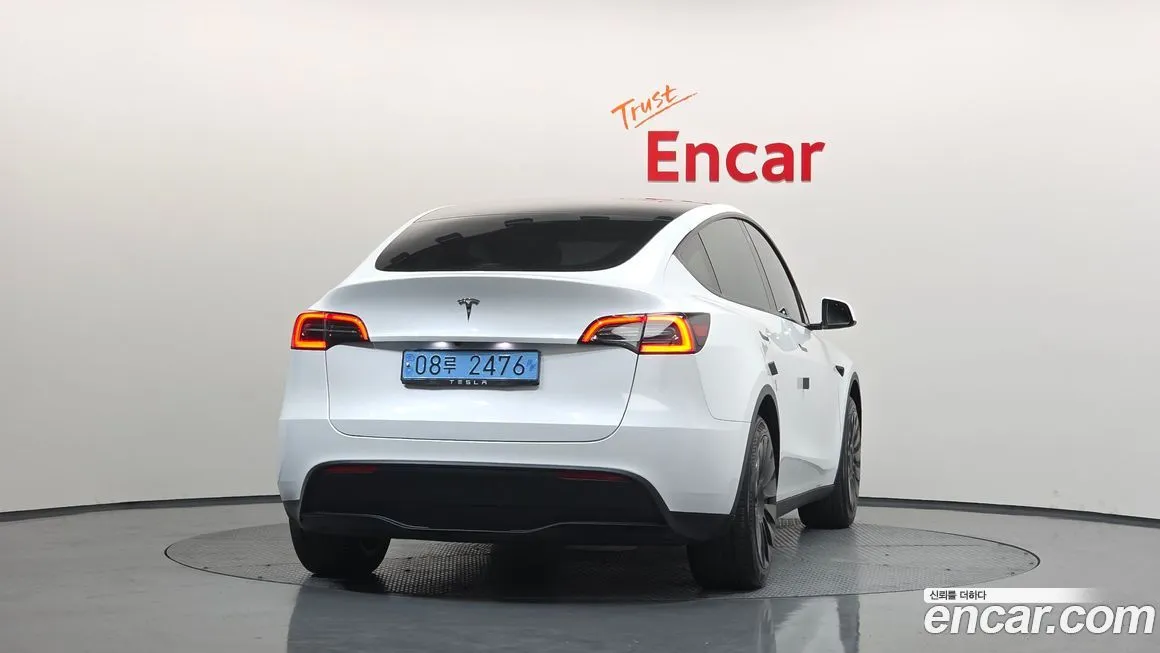 Tesla Model Y 2023 из KR, фото 2