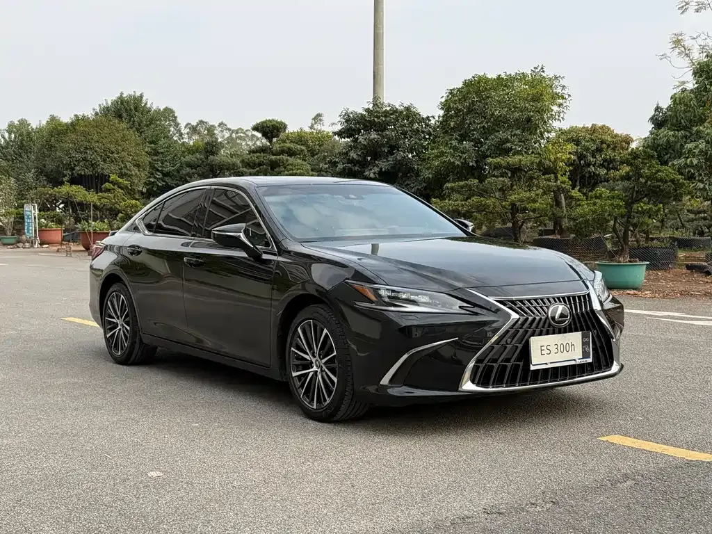 Lexus ES — фото 8