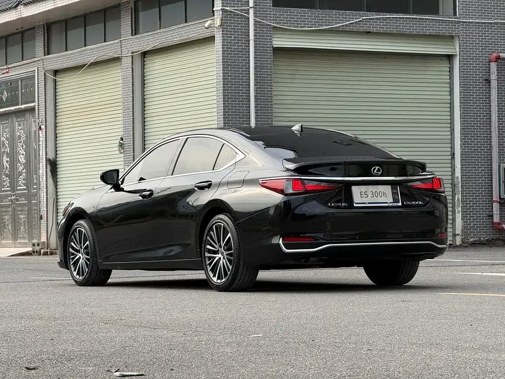 Lexus ES — фото 5