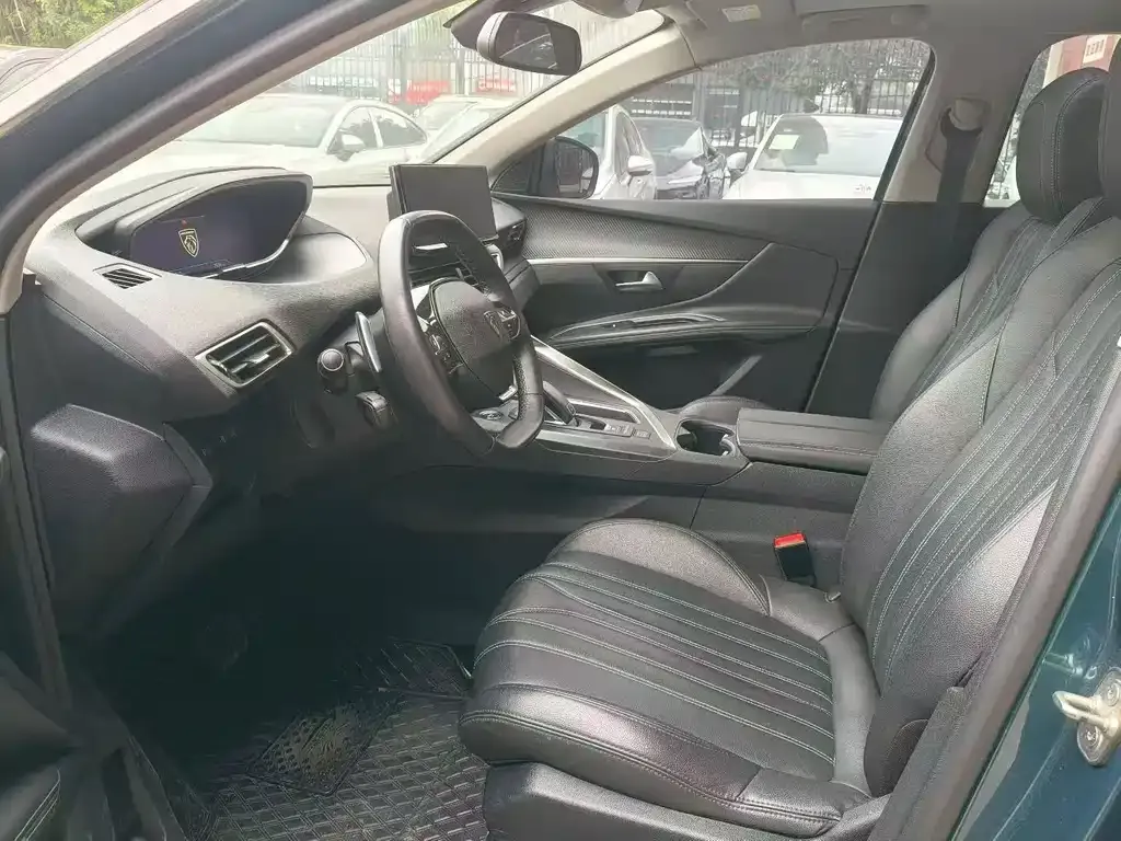 Peugeot 5008 2023 из CN, фото 2