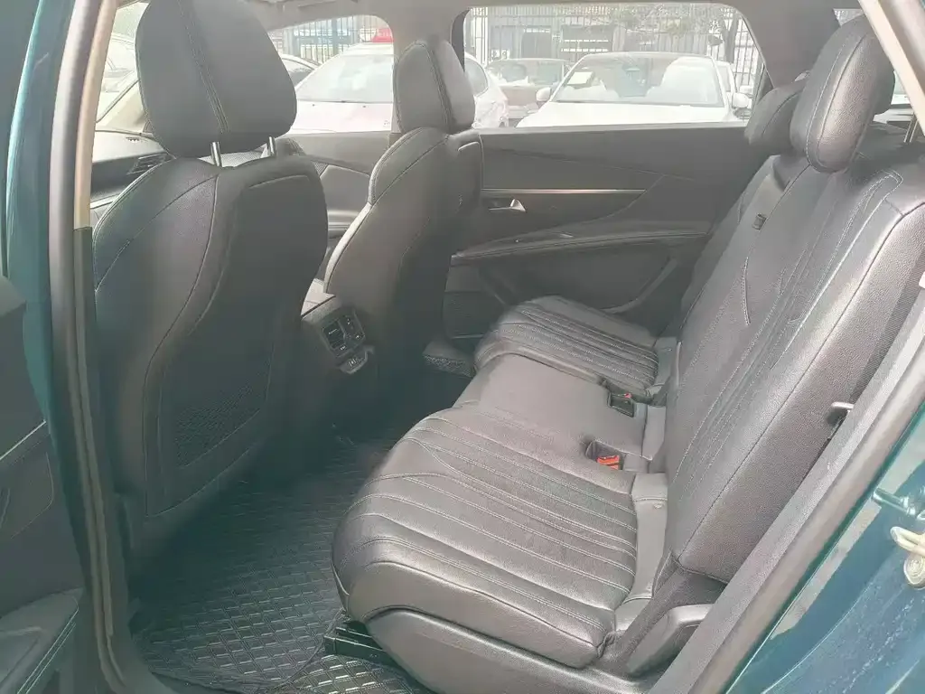 Peugeot 5008 2023 из CN, фото 3