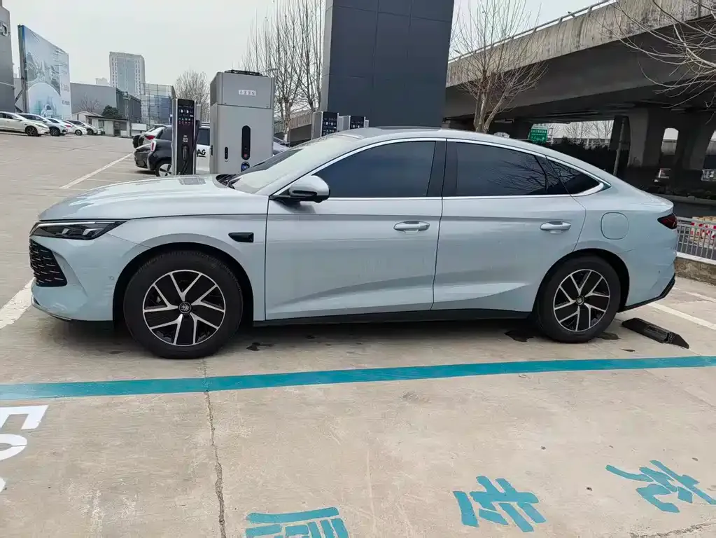 BYD Qin L — фото 8