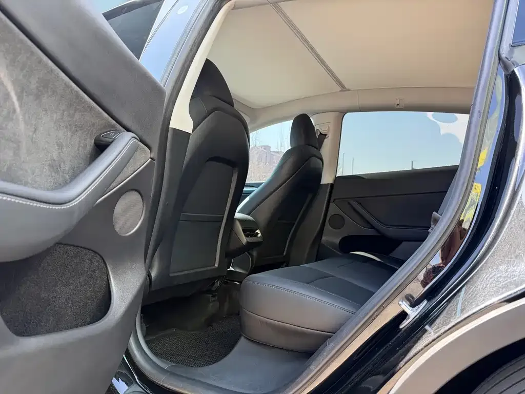 Tesla Model Y 2023 из CN, фото 2