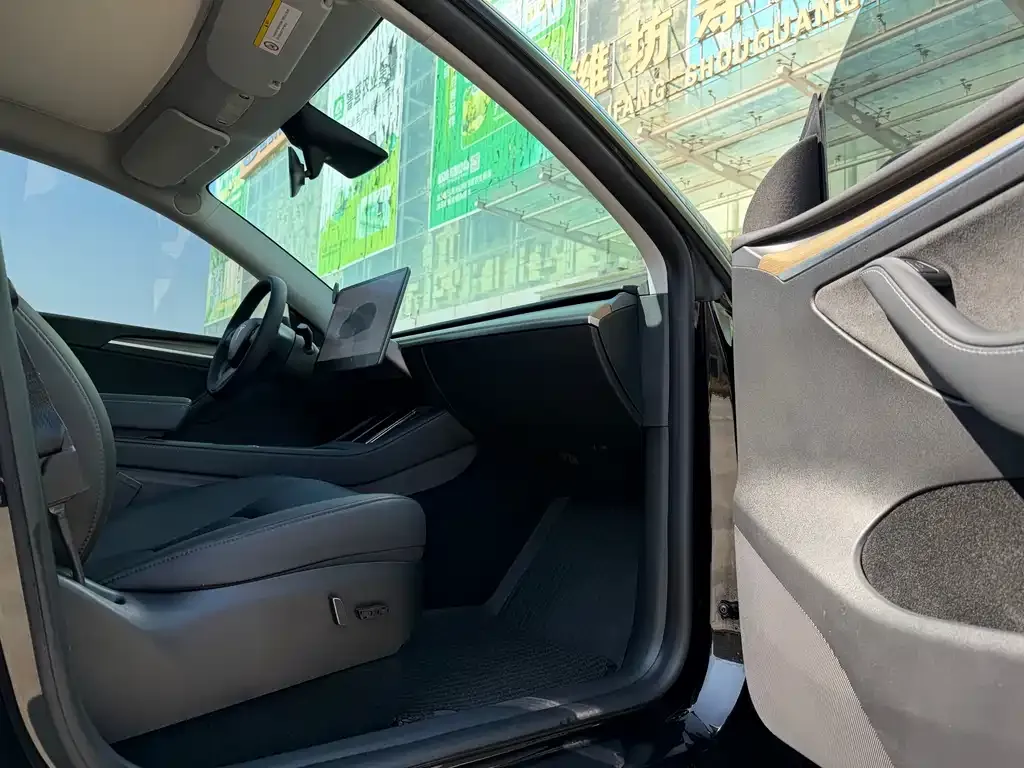 Tesla Model Y 2023 из CN, фото 10