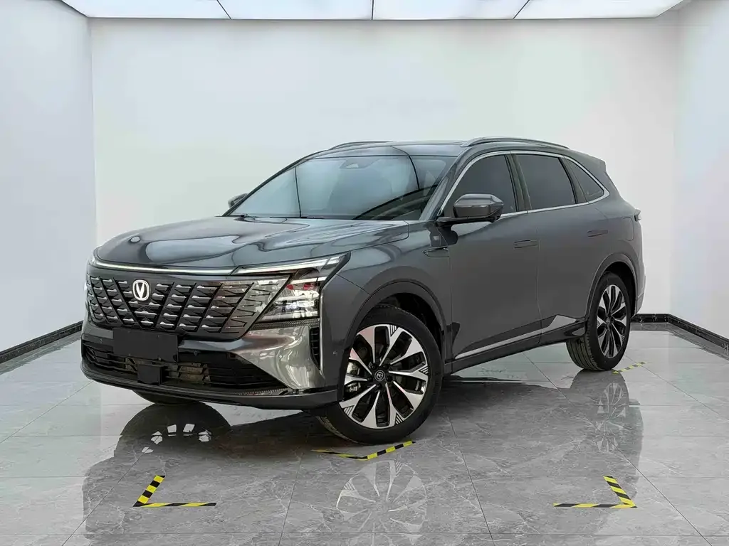 Changan CS75PLUS — фото 1
