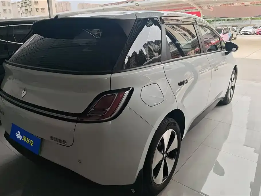 Baojun Yunduo — фото 3