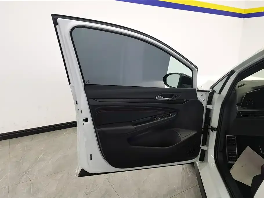 Volkswagen Golf GTI 2023 из CN, фото 7