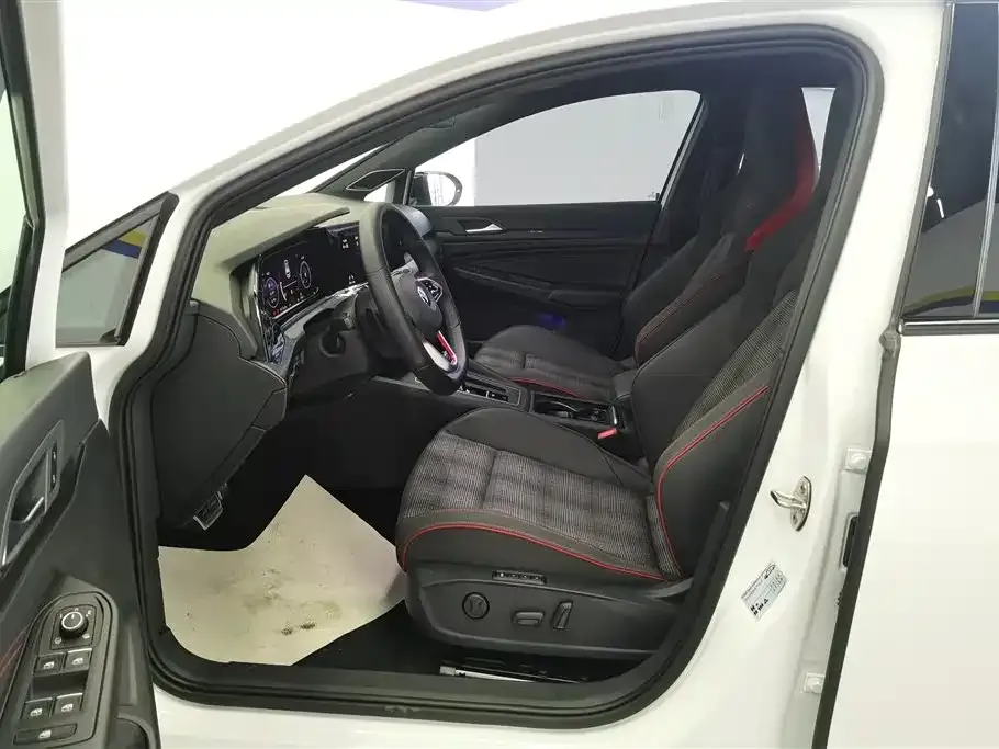 Volkswagen Golf GTI 2023 из CN, фото 9