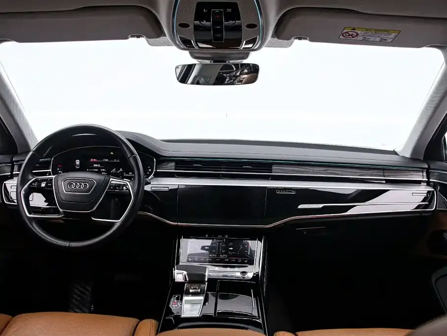 Audi A8 — фото 7