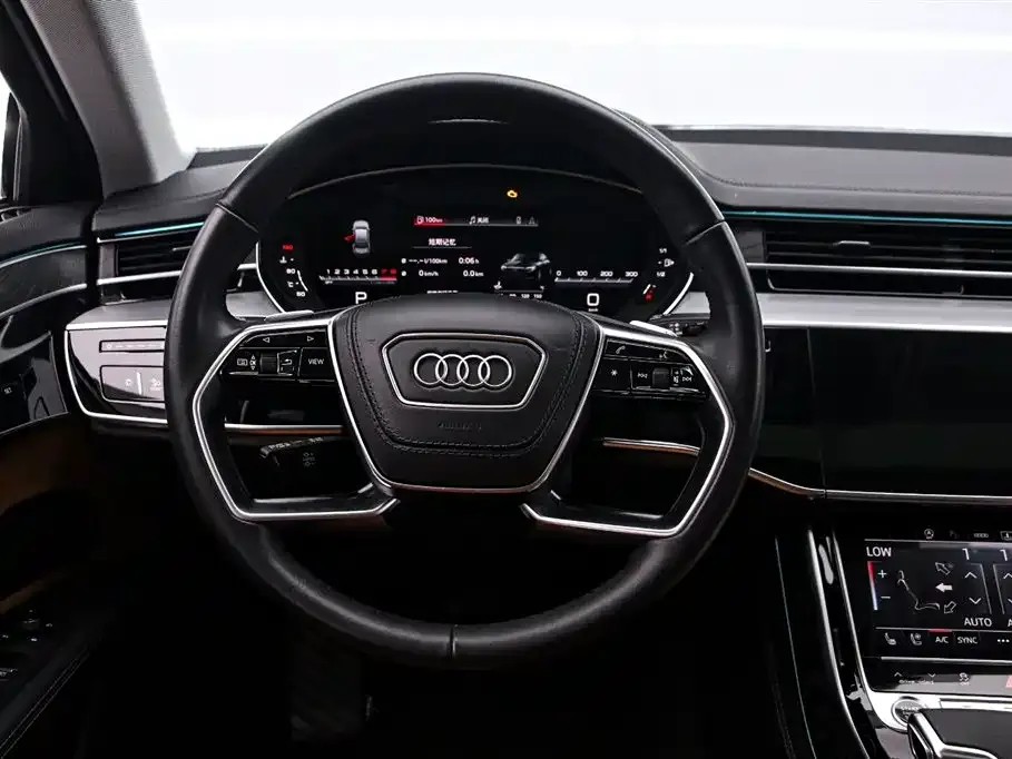 Audi A8 — фото 4