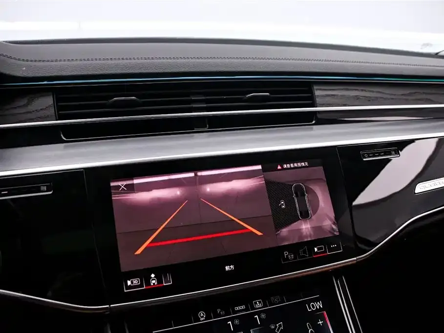 Audi A8 — фото 10