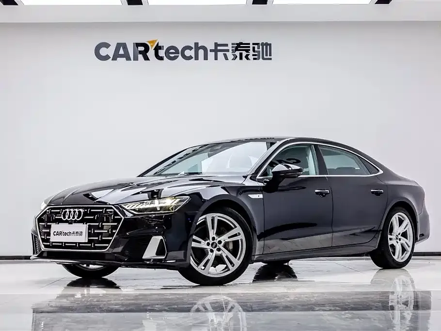 Audi A7L — фото 1