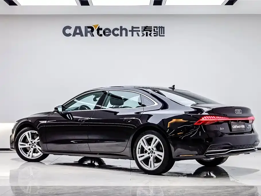 Audi A7L — фото 6